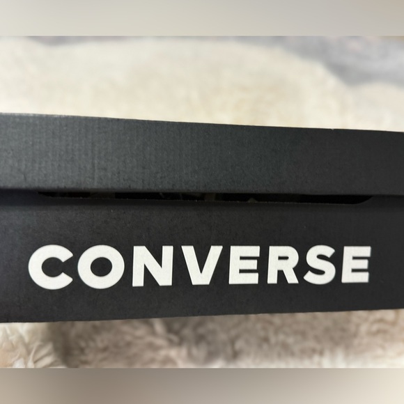 Converse limited Edition Valentine’s Day - Picture 2 of 4